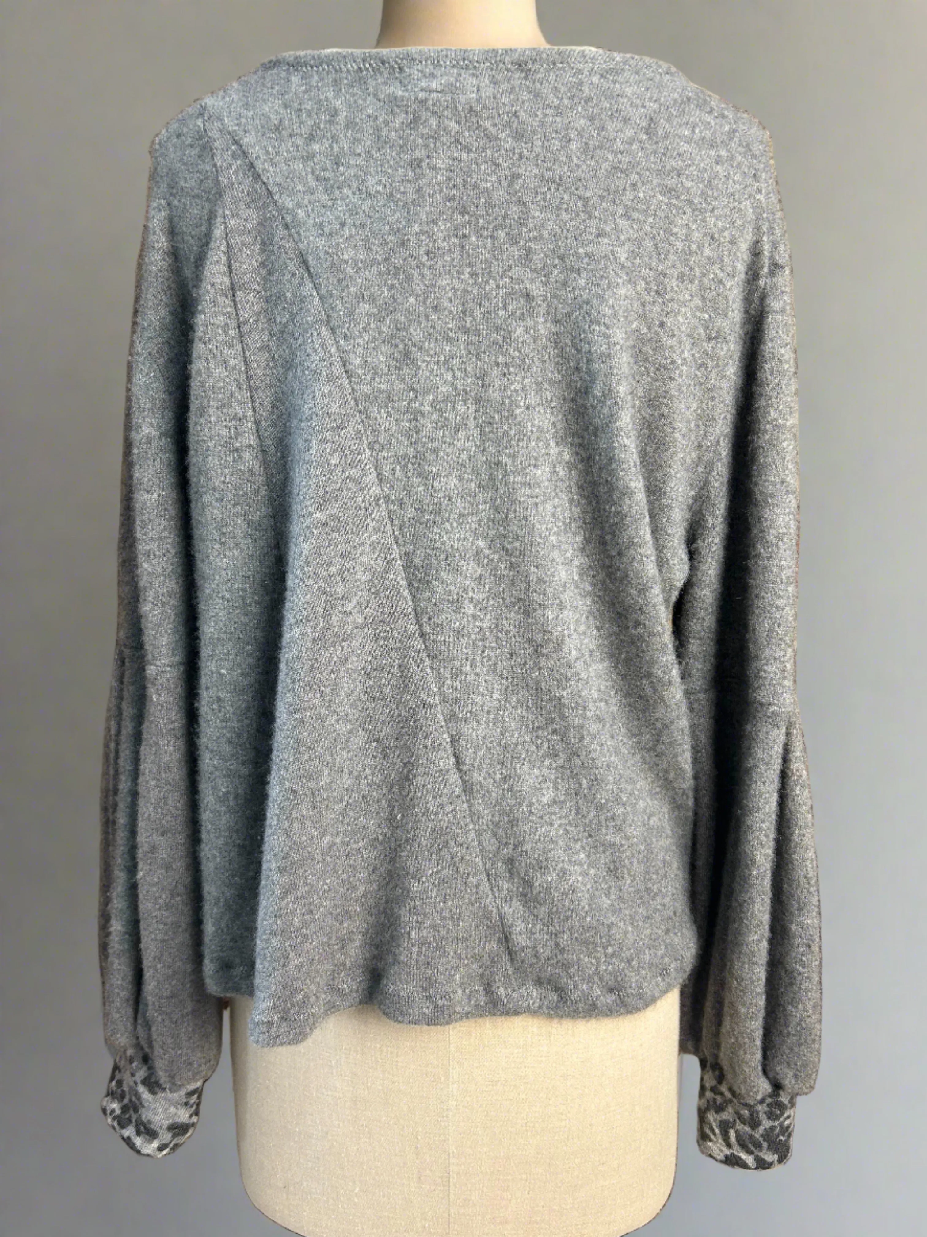 Nimpy Clothing upcycled 100% cashmere grey bell sleeve jumper medium