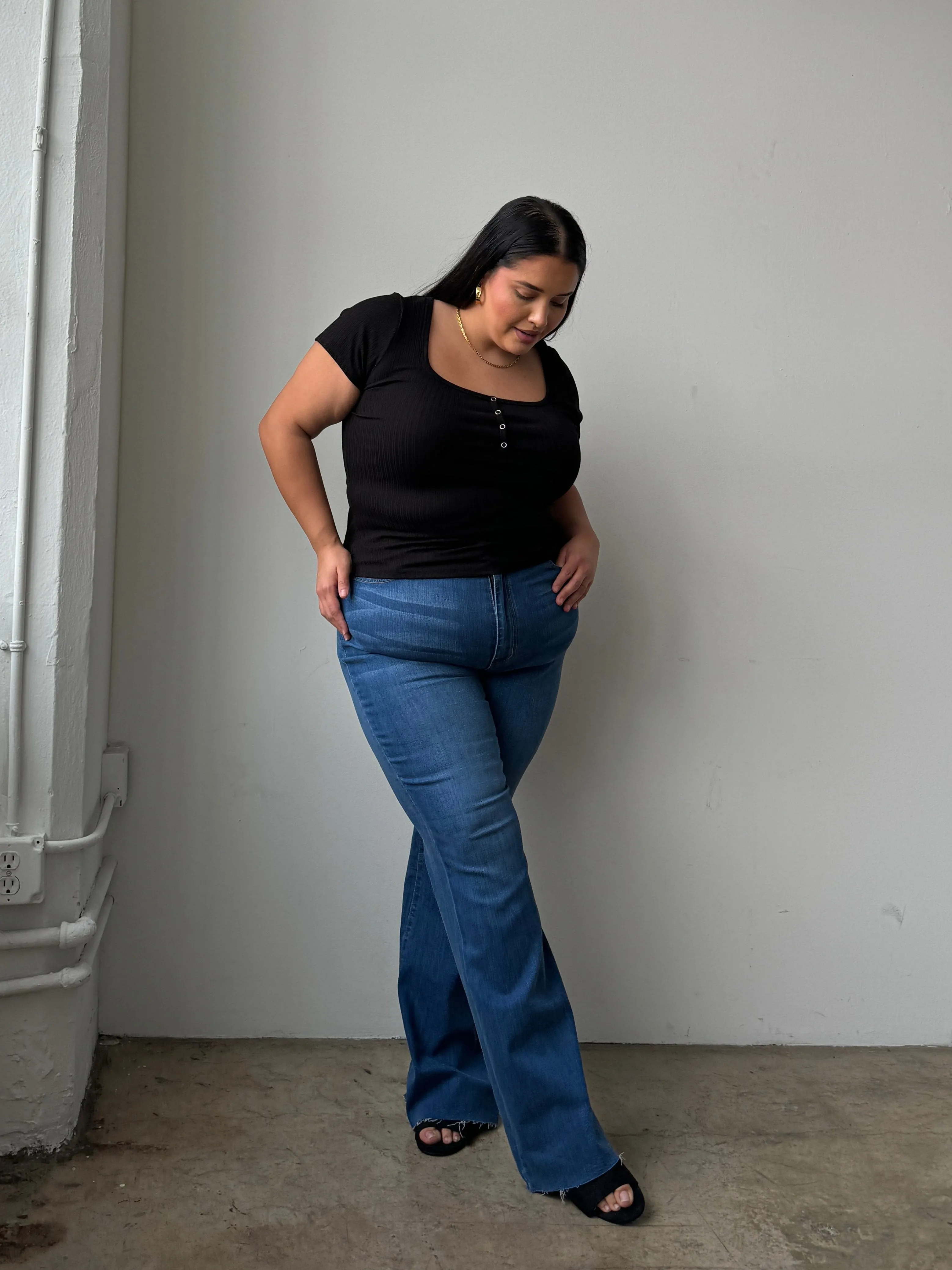 Plus Size Straight Raw Fray Jeans